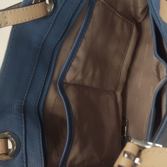 MICHAEL KORS BLUE LEATHER SHOULDER BAG - Picture 9 of 10
